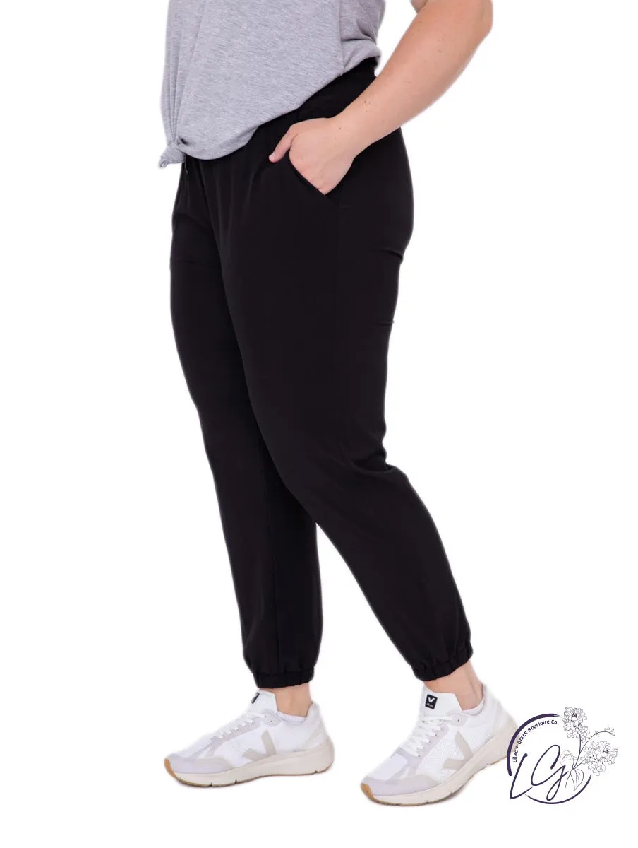 Curvy High-Rise Essential Cuffed Joggers